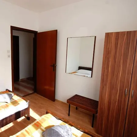 Apartman With Parking Space Njivice, Krk - 21858 *