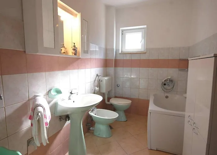 Apartament With Parking Space Njivice, Krk - 21858 *