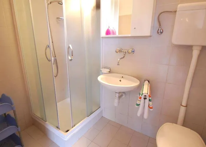Apartament With Parking Space Njivice, Krk - 21858 *